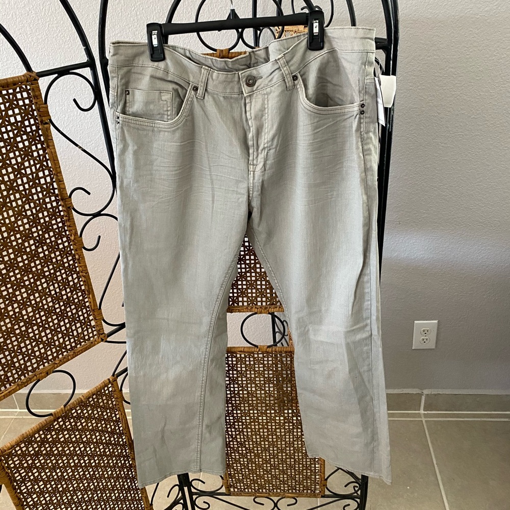 BOGO NWT Faded men’s jeans